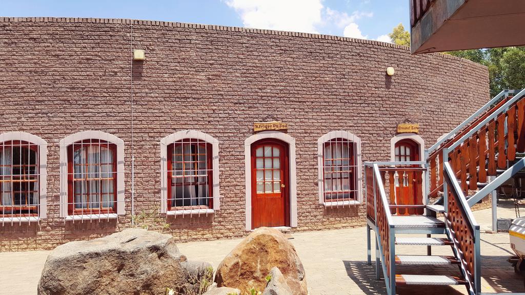 Like A Rock Hotel Bloemfontein Bagian luar foto